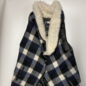 Me Jane Plaid Sherpa Lined Vest | Navy Blue & White | Size L